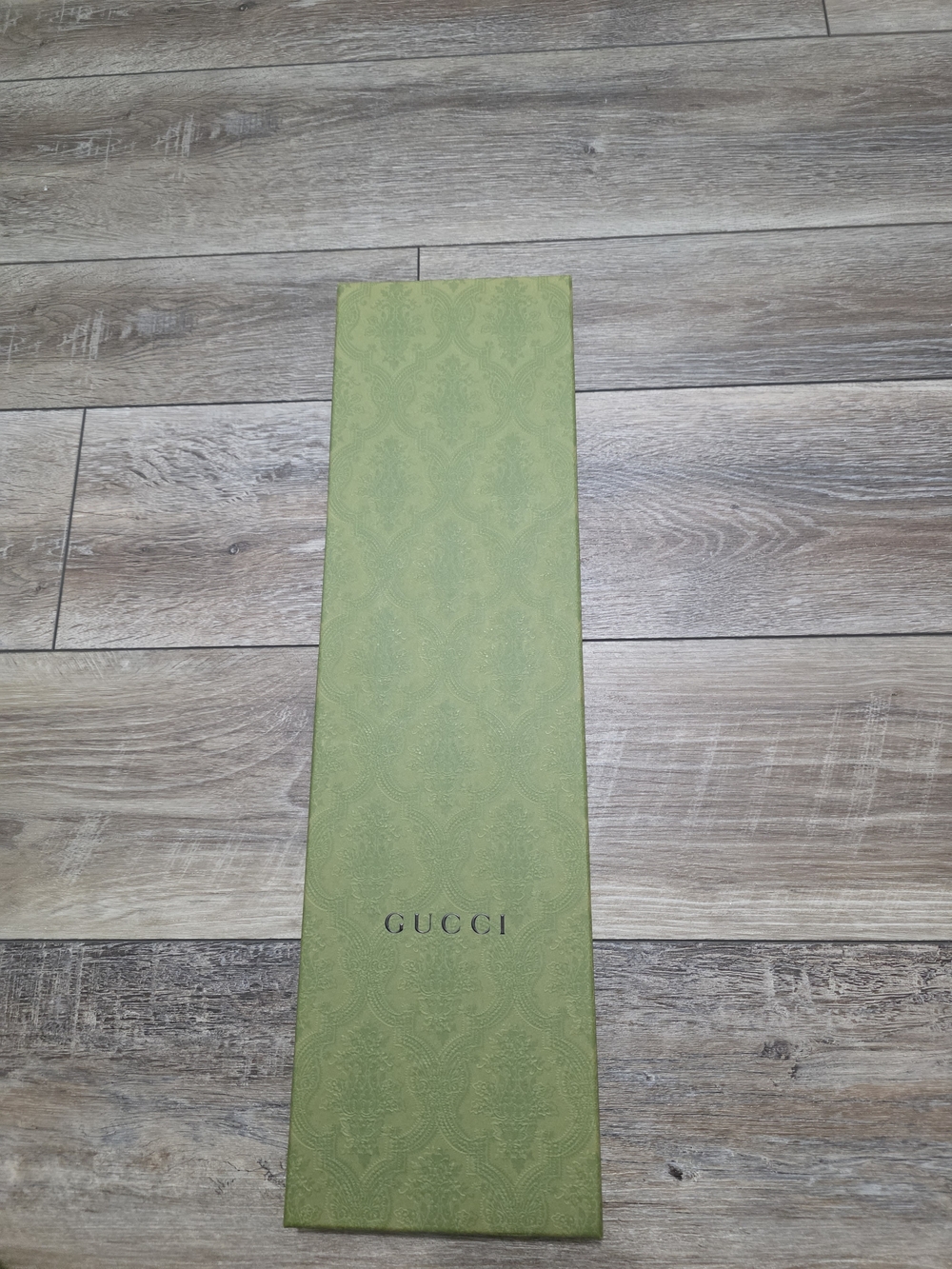 Gucci NWT Green Patterned Gift Box With Gucci Tissue Paper